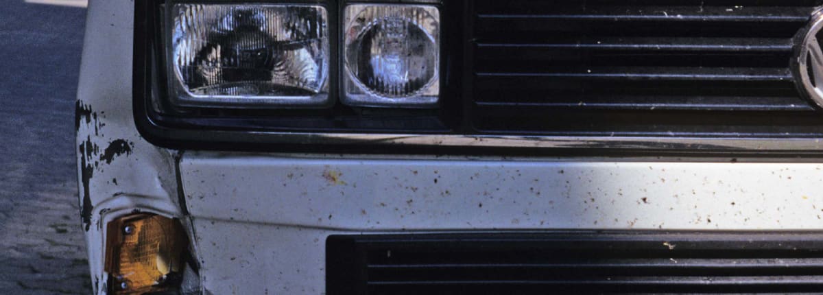 In Verkehrsunfall verwickelt? Verkehrsrecht Göttingen Eingeschnauschte Front eines Autos